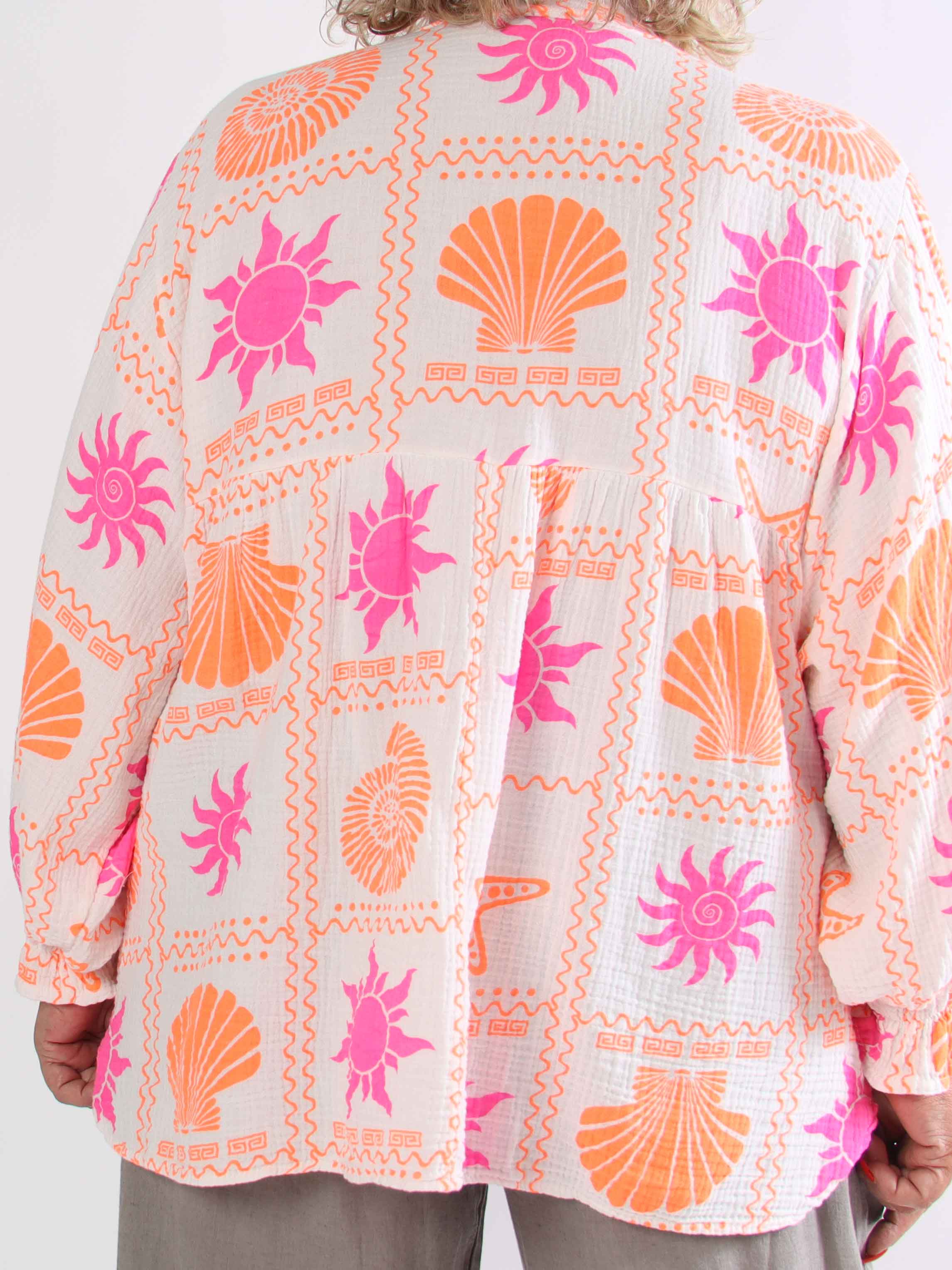 Diva - Mønstret plus size tunikaskjorte i blødt bomuldsbæk-og-bølge-stof